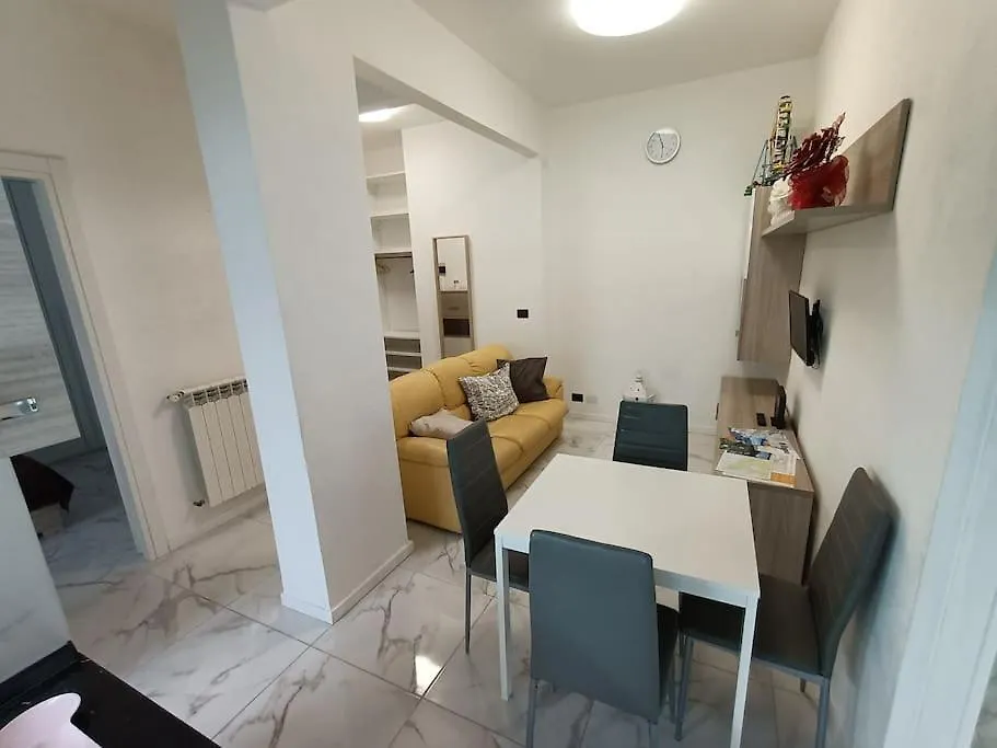 La Casa Di Lila - Appartamento Con Ingresso Indipendente E Spazio Esterno Rapallo Italy