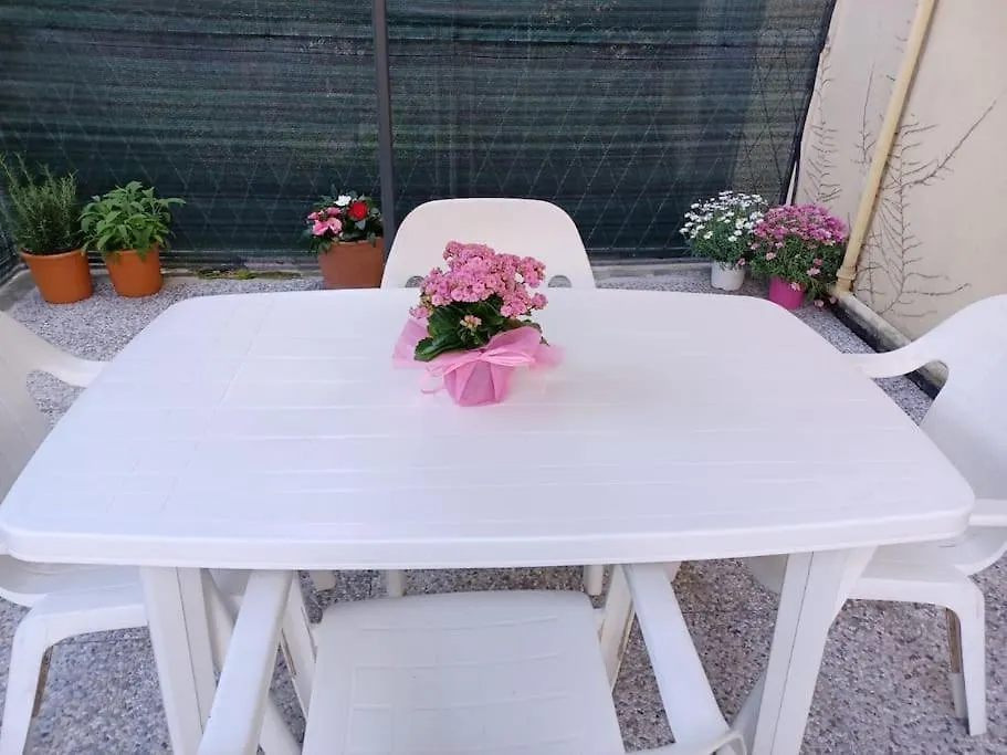La Casa Di Lila - Appartamento Con Ingresso Indipendente E Spazio Esterno Rapallo Italy