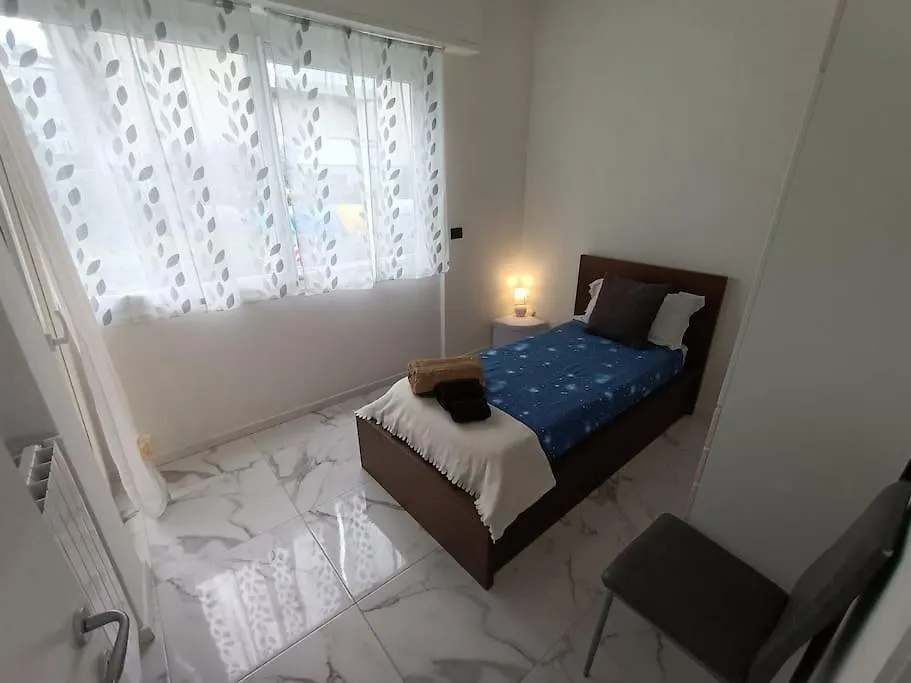 La Casa Di Lila - Appartamento Con Ingresso Indipendente E Spazio Esterno Rapallo 0*,  Italy
